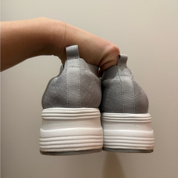 Blando Waterproof Gray Knit Slip On Sneakers (Size 8) - Picture 4 of 9